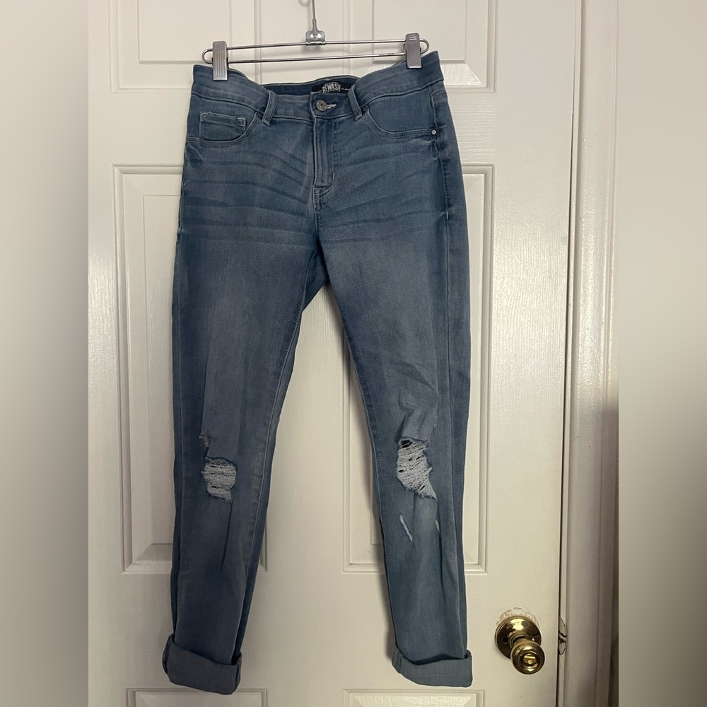 REWASH RIPPED JEANS SIZE 5